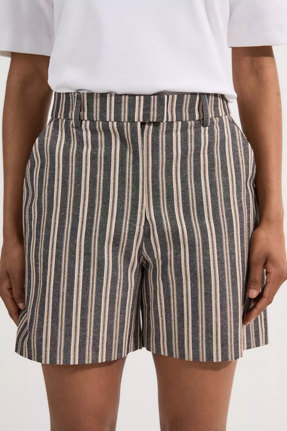 ★Karen Millen★スパークルストライプテーラードシティショート Linen Sparkle Stripe Tailored City Short | Karen Millen