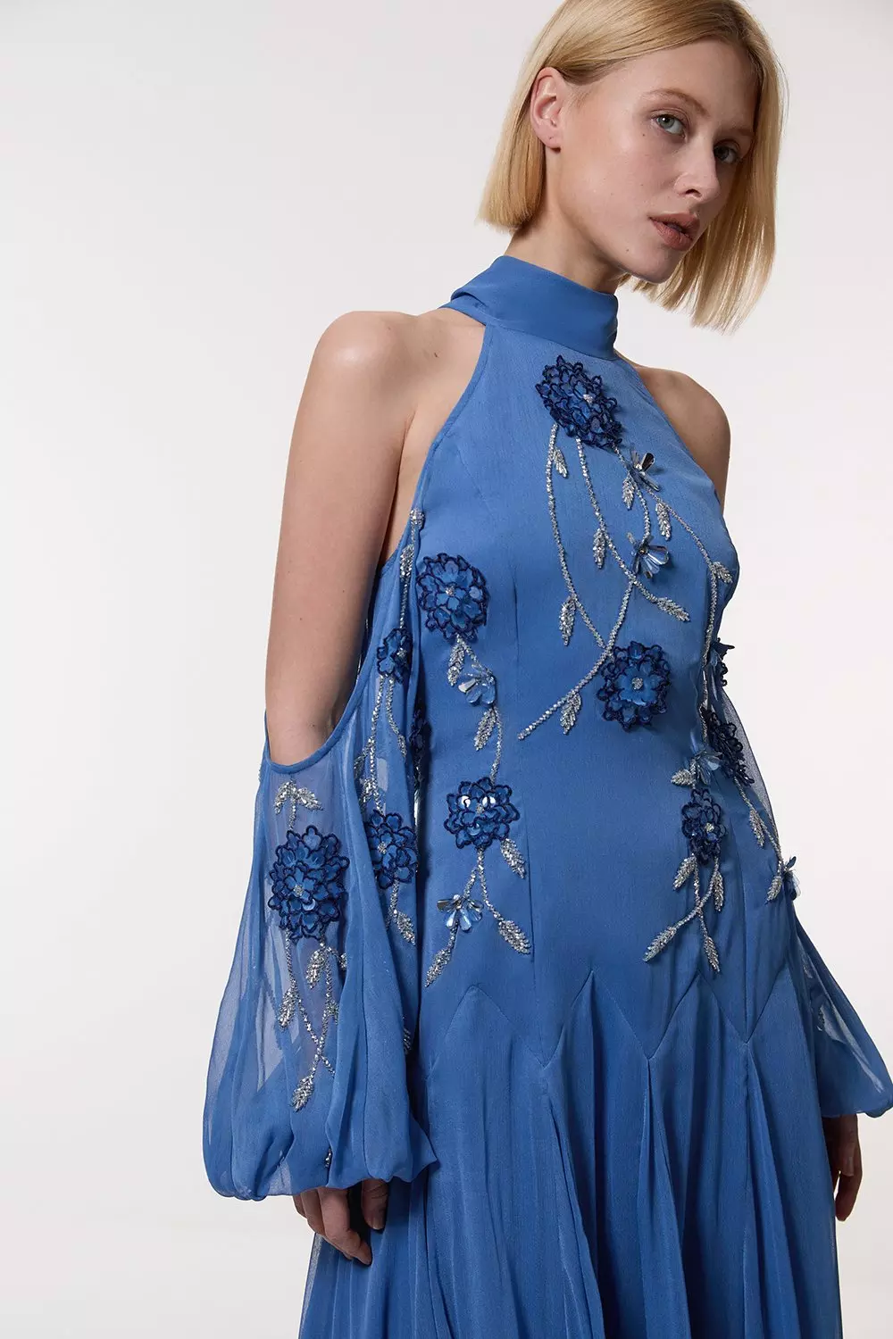 【KAREN MILLEN】プチ コールドショルダー フローラルドレス Cold Shoulder 3D Floral Applique Woven Maxi Dress | Karen Millen
