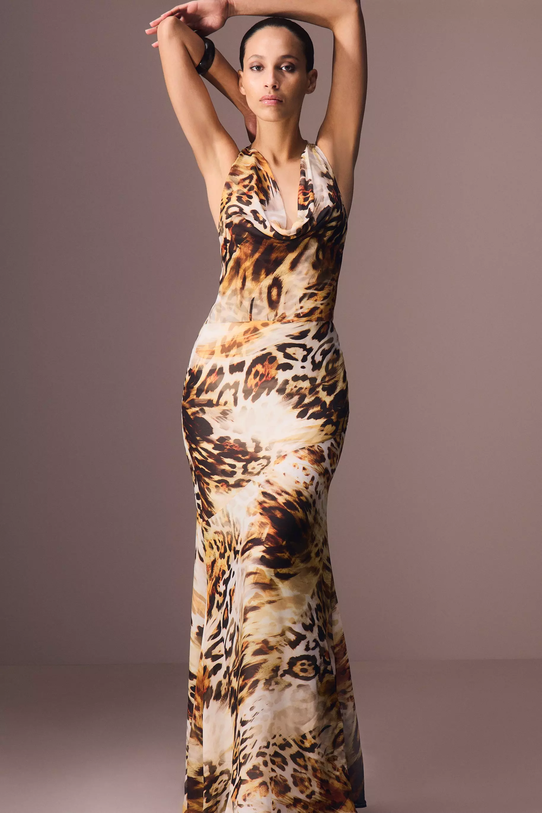 ayamii　0625 Strappy V Neck 3D Flower Detail Maxi Dress In Cream Knit