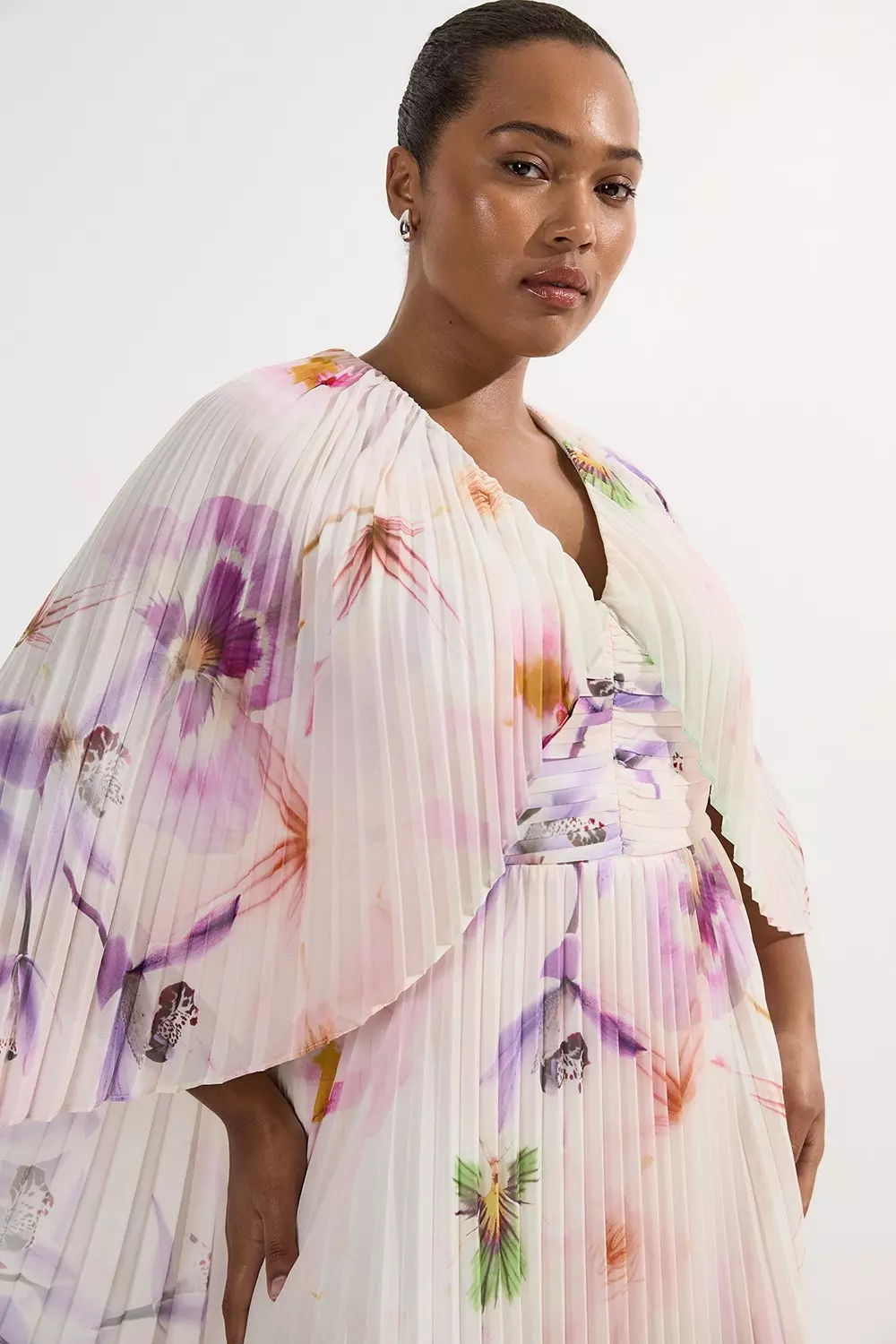 Plus Size Pleated Floral Cape Sleeve Plunge Neck Woven Maxi