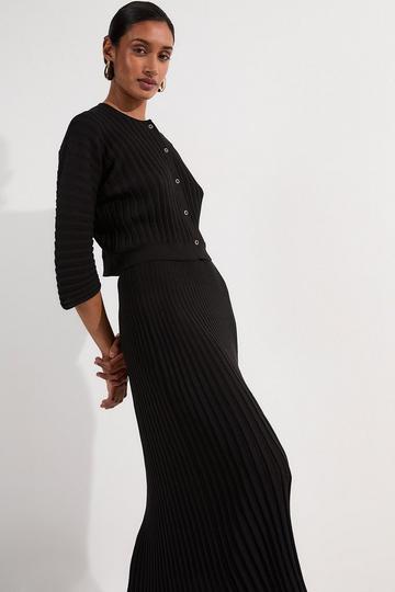 Black Pleated Rib Knitted Skirt