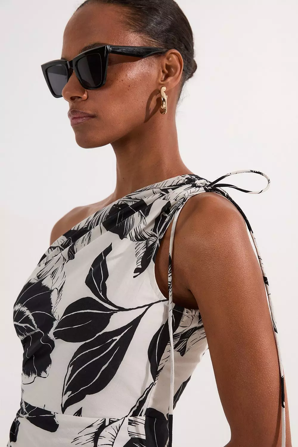 Karen Millen：アシンメトリーミモレ丈ワンピース Petite Abstract Print Viscose Satin Batwing Long Sleeve Midi