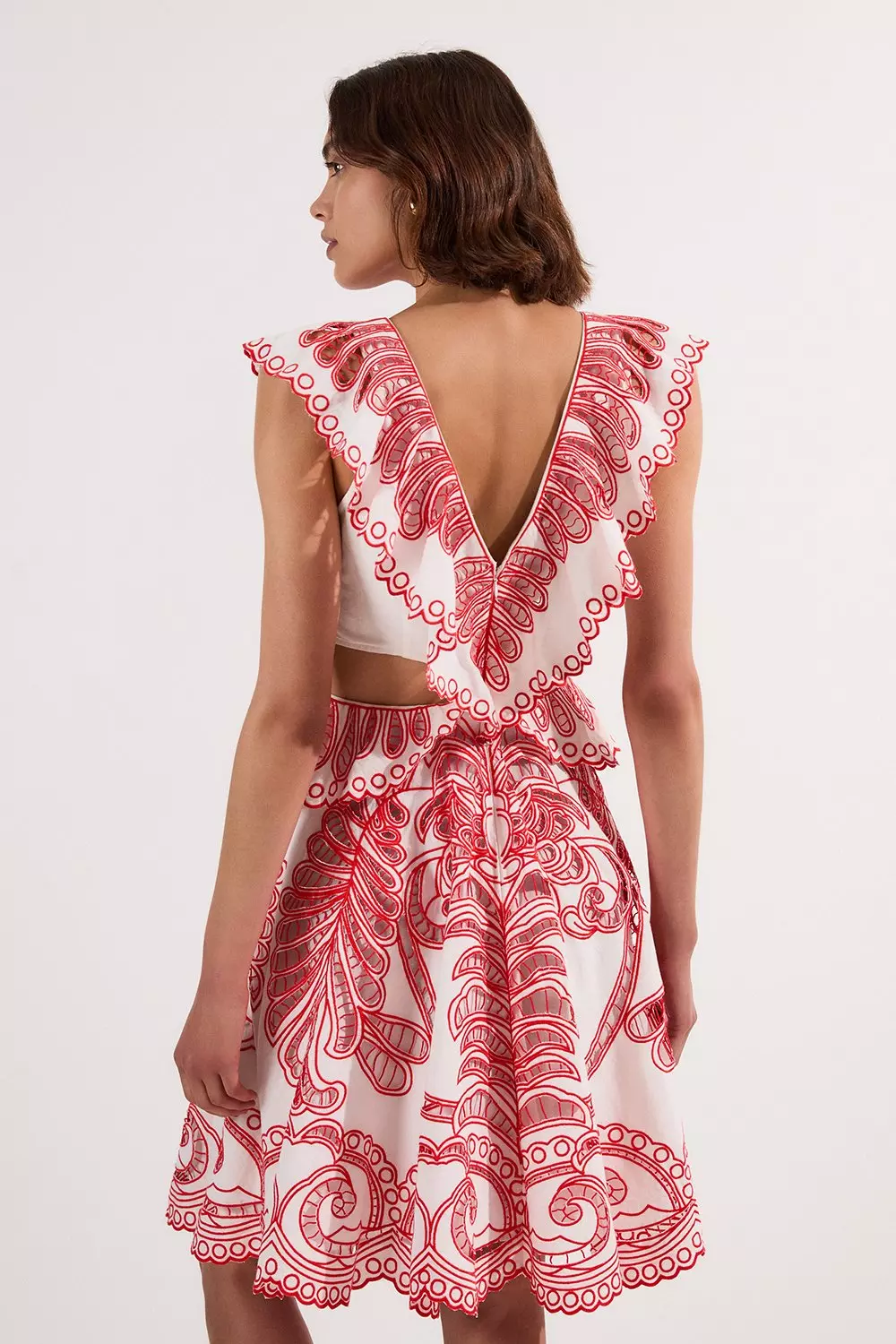 【Karen Millen】カットワーク刺繍 フリル ウーブンドレス Cutwork Embroidered Ruffle Woven Mini Dress | Karen Millen