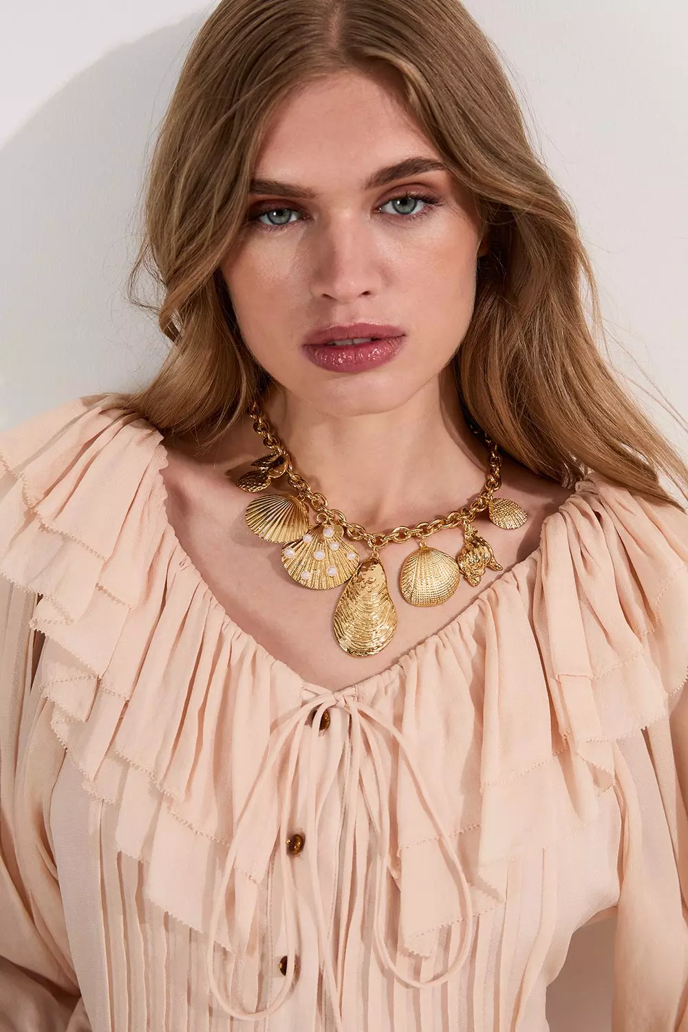 【KAREN MILLEN】パール ステートメントシェル ネックレス bkk25913_gold_xl?$