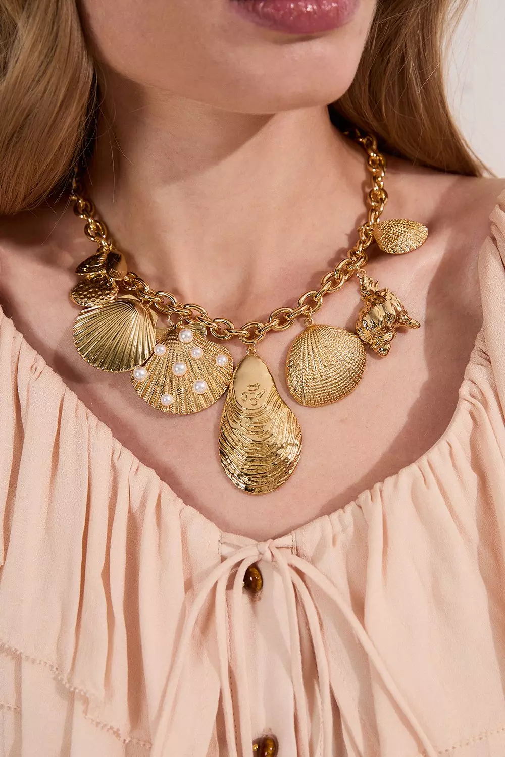 【KAREN MILLEN】パール ステートメントシェル ネックレス bkk25913_gold_xl?$