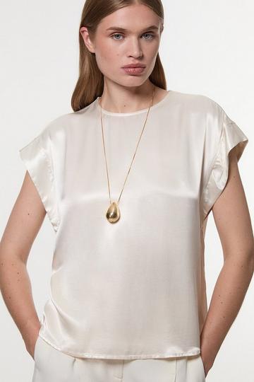 Pearl Detail Drop Necklace gold