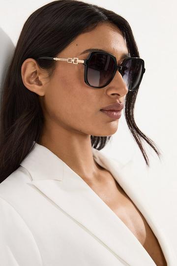 Black Rounded Gold Detail Sunglasses black
