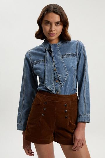 Stretch Cord Button Detail Short tan