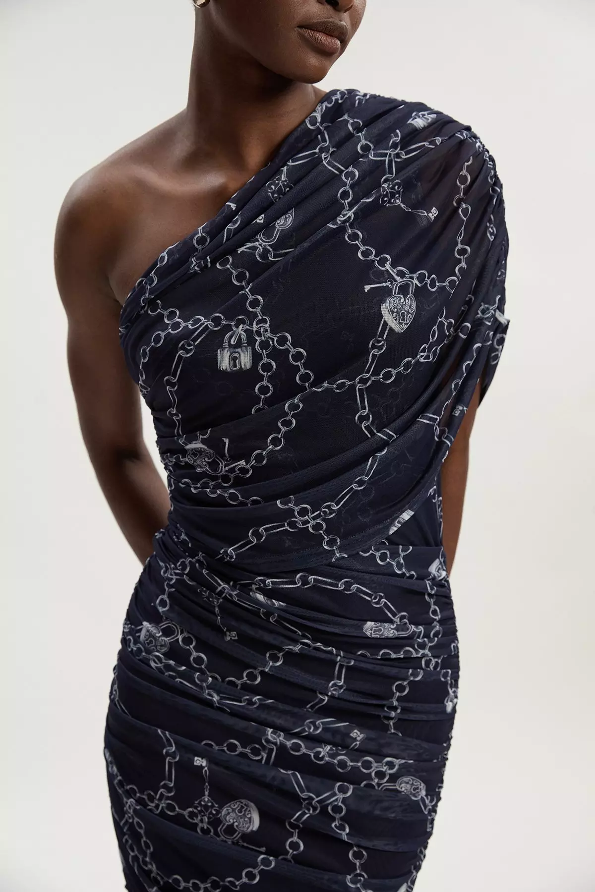 ★Karen Millen★チェーンメッシュワンショルダーミディドレス Petite Chain Print Mesh One Shoulder Midi Dress | Karen Millen