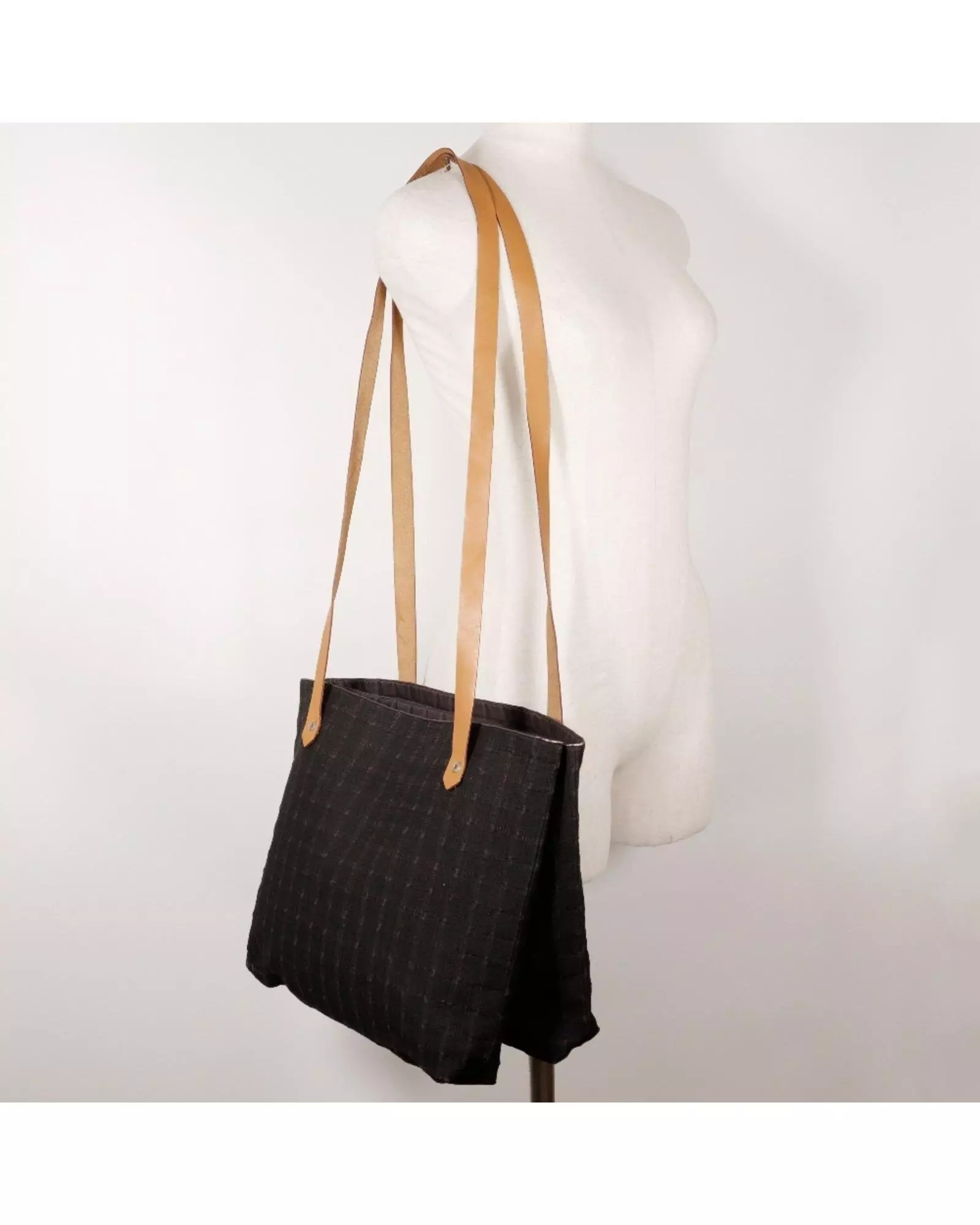 Preloved Garden Party 36 Tote Black Canvas Wo Shoulder Bags alternative image